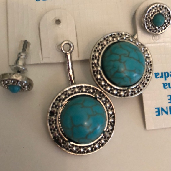 BEAUTIFUL STONE FRONT/Back two way earrings studs - Picture 7 of 8